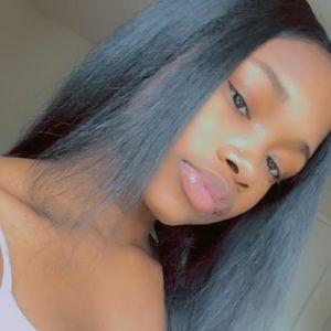 Meet your Posher, Cee